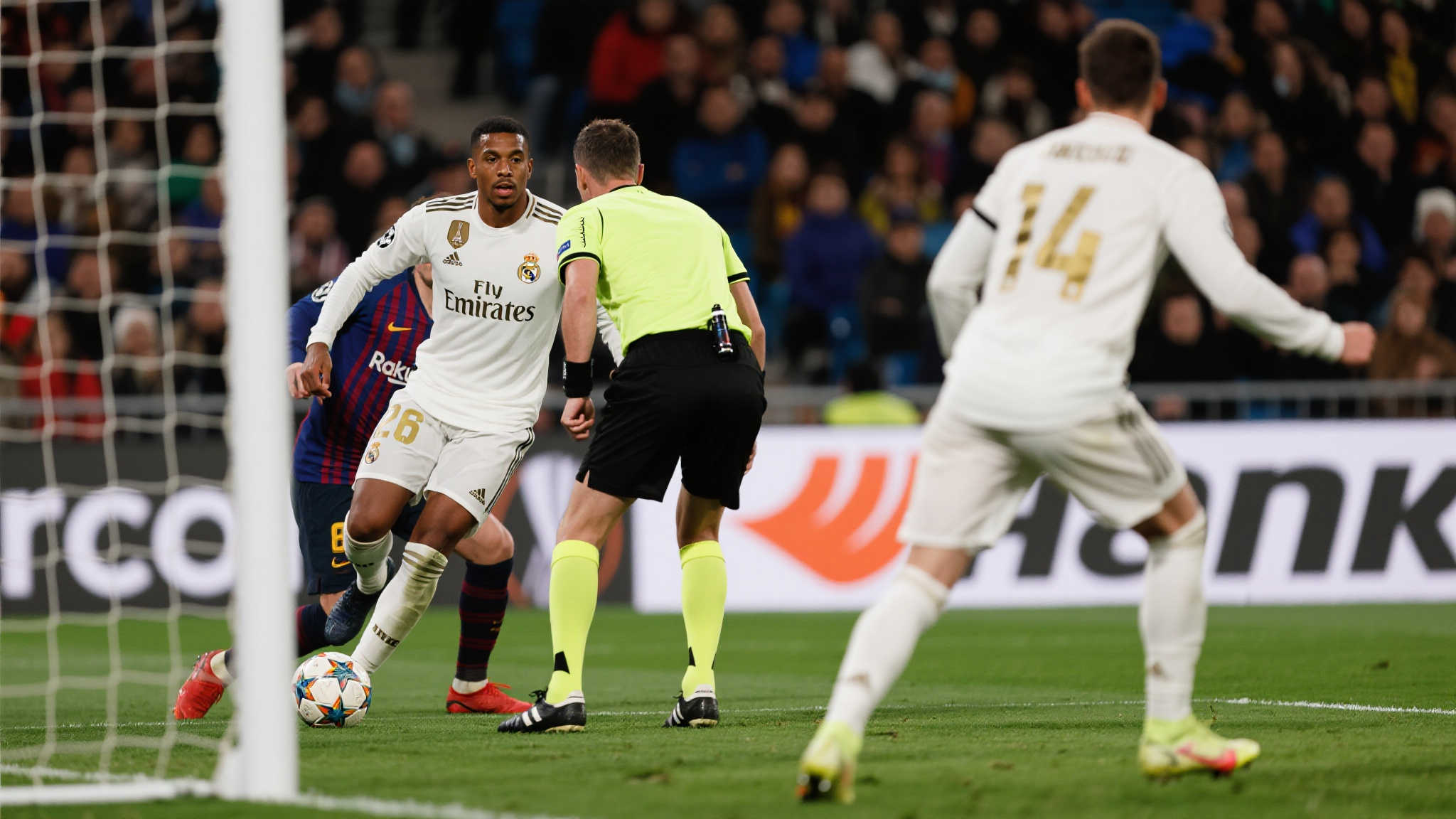 贝林厄姆与居莱尔建功，十人皇马两球领跑