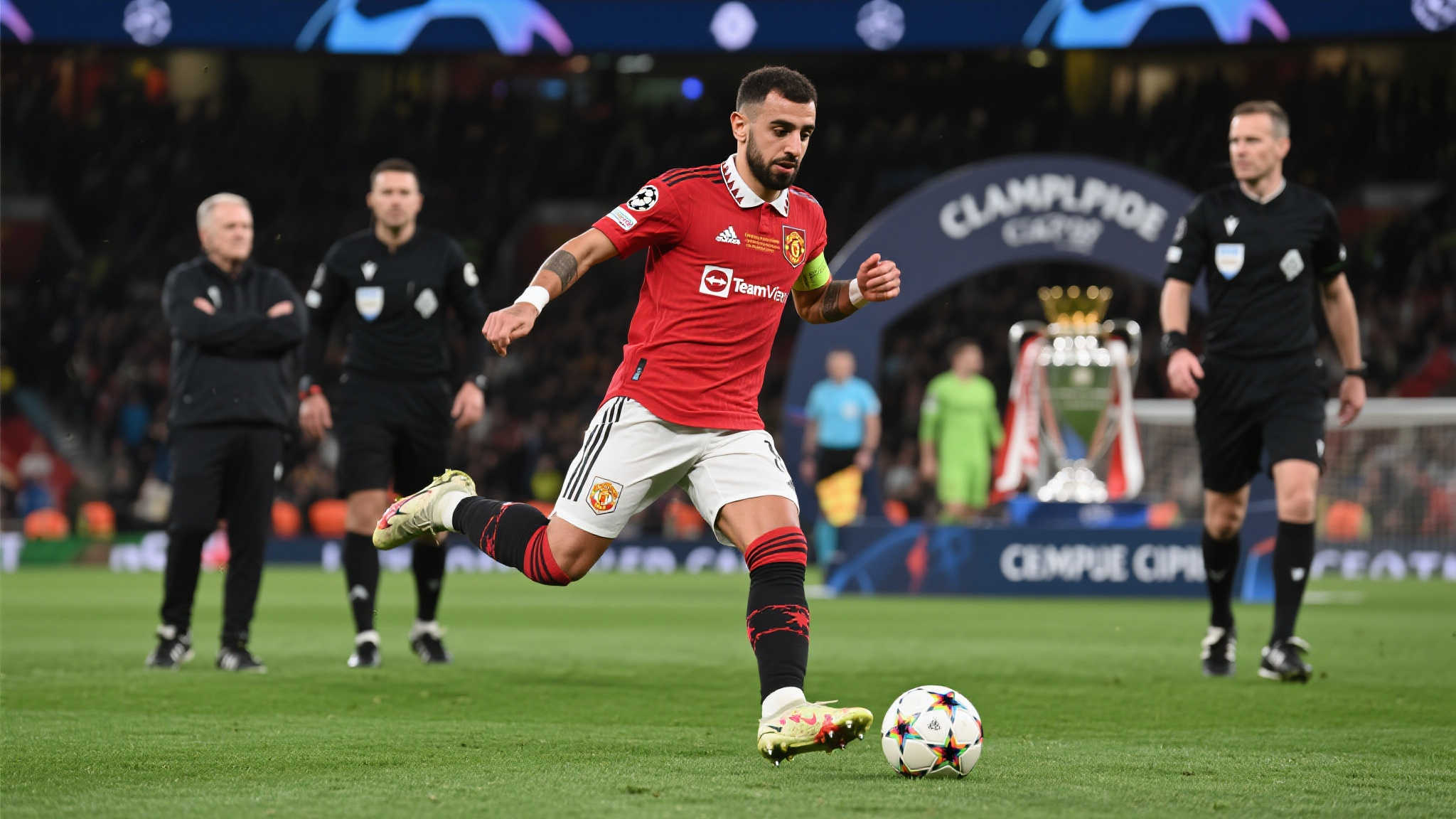 B费谈决赛对阵热刺：决赛不同于联赛，尽管双方知根知底